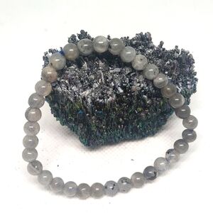Stunning small bead labradorite crystal bracelet